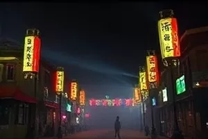 《夜班公交终点站》封面：末班车头灯与空荡车厢